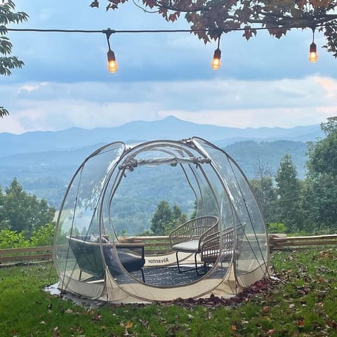 Meteor Showers are so much fun in the bubble tent!