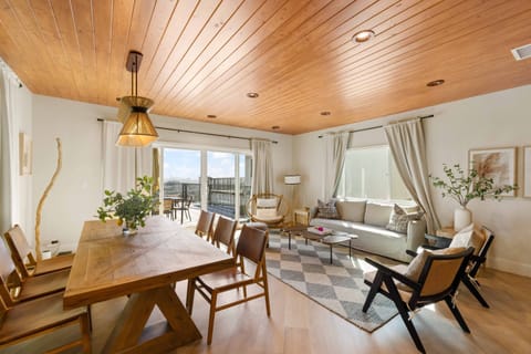 Outdoor Living Dining Space