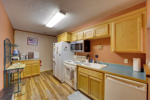 Kitchen | Dishwasher | Cooking Basics | Dishware Provided