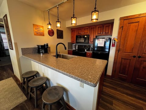 Elevation Vacation Rentals - Highland House 302 (4)