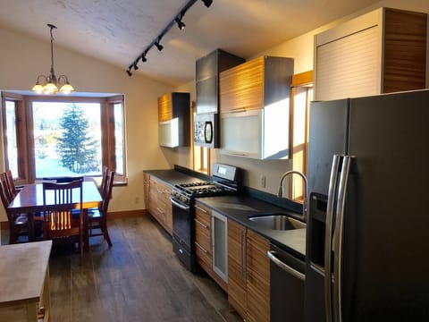 Brand New Modern Kitchen