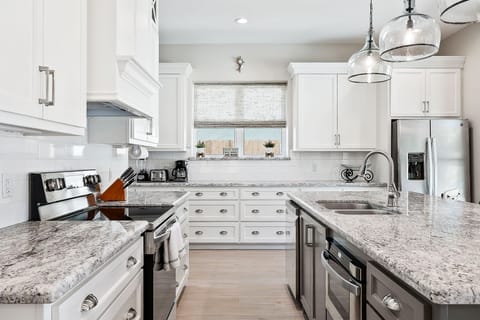 Fully Stocked Kitchen to prepare your home cooked meals