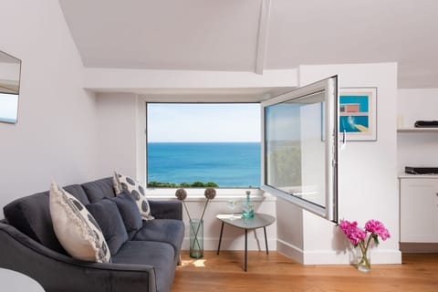 Sofa, Coffee Table, Sea view-Nutshell