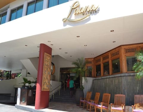 Luana front entrance