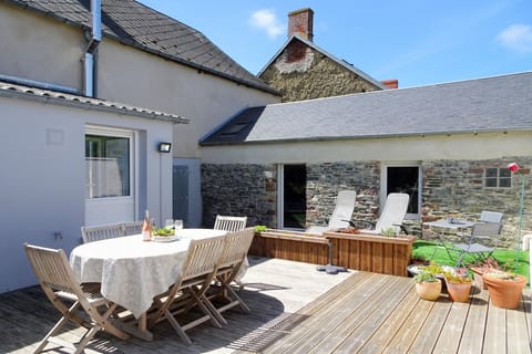 Holiday Home Exterior [summer]