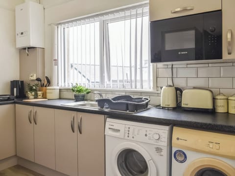 Kitchen/diner | Britannic Chambers Apartment, Blaenau Ffestiniog