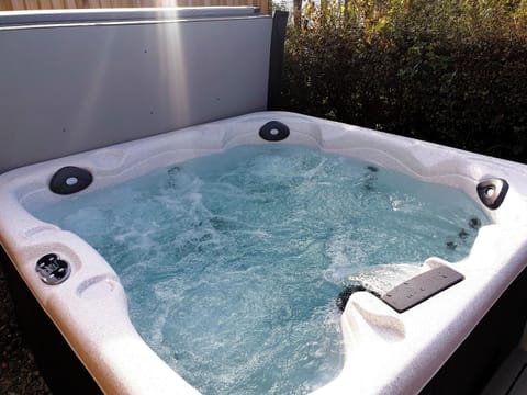 Hot tub | Rubys Cottage, Crieff