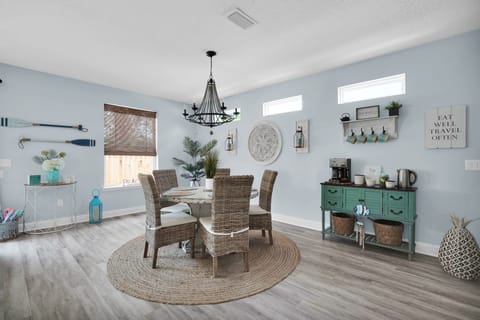 Dining Area/Coffee Bar