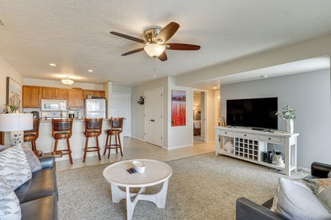 Living Room | Free WiFi | Smart TV