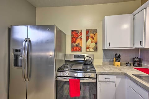 Kitchen | Crockpot | Spices | Trash Bags & Paper Towels Provided