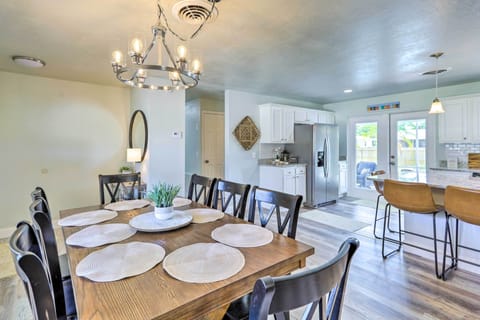 Dishware & Flatware Provided