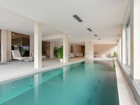 Property, Swimming Pool, Table, Window, Building, Floor, Flooring, Plant, Condominium, Water