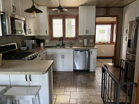 Fully updated kitchen with premium appliances