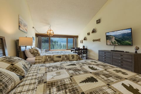 Studio Condo with Views