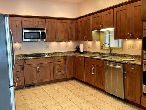 Completely stocked, full kitchen, blender, ice maker, everything you need.