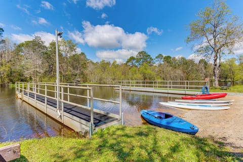 Pensacola Vacation Rental | 3BR | 2BA | Stairs Required | 1,300 Sq Ft