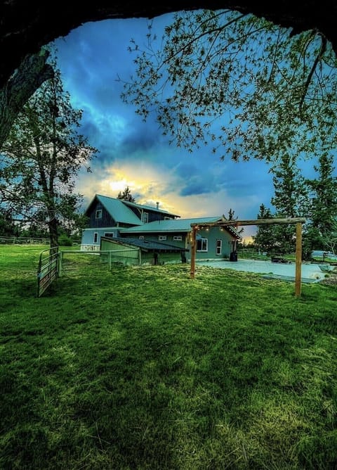 Beautiful Farm House! 