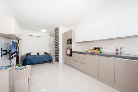 Kitchen/Living/Dining Ph 12 (2)