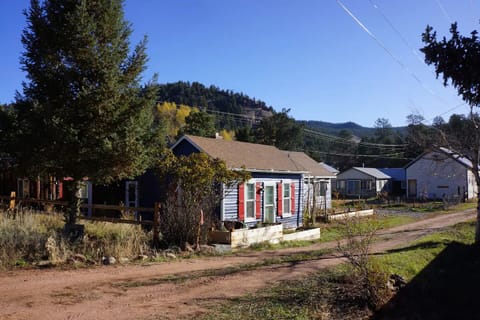 Front of the house and access