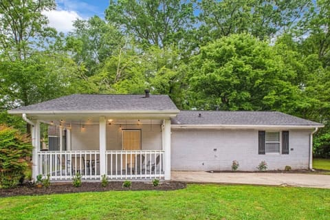 Just a short drive from the airport and downtown Atlanta for easy exploration!