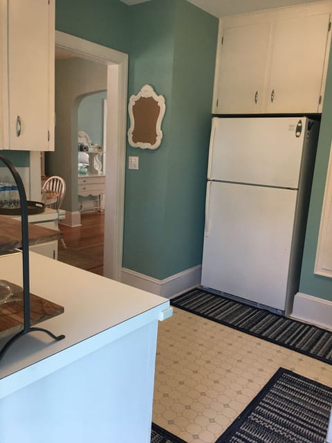 Cozy Beach Cottage on South Harbor Island, Water Views, Wrightsville Beach, NC Cottage in Wrightsville Beach