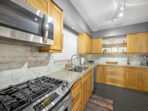 Fully equipped kitchen