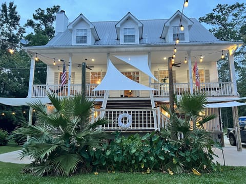 View of back of home