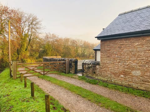 The private driveway to the apartment.