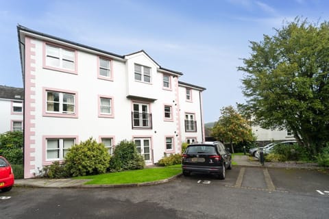 The property is situated in a quiet location, a stones throw from the centre of Keswick