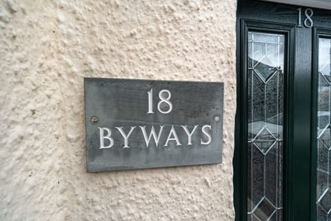 Byways can accommodate up to 4 guests and is also suitable for dogs