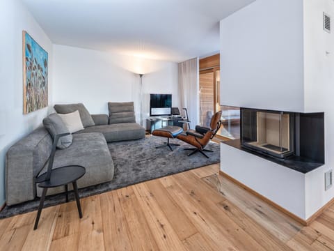 Property, Couch, Furniture, Wood, Interior Design, Comfort, Living Room, Flooring, Floor, Building