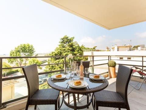 Table, Sky, Furniture, Property, Chair, Plant, Building, Wood, Outdoor Furniture, Shade