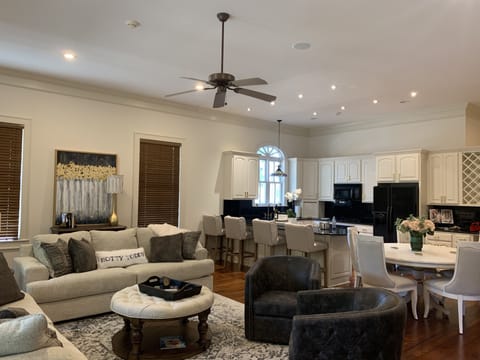 Now that’s a smashing living area!!!  Don’t believe me? Come see! 