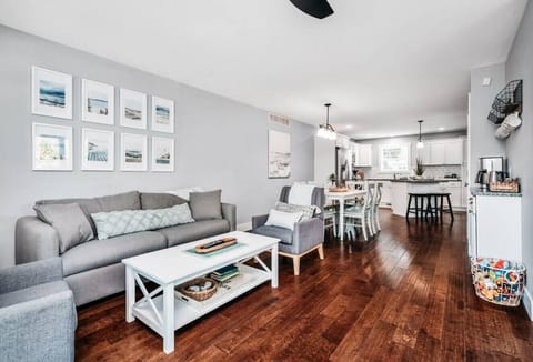 Living area seamlessly connected to the inviting kitchen space! 🏠🌿