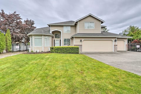 Kent Vacation Rental | 5BR | 3.5BA | Stairs Required | 4,050 Sq Ft