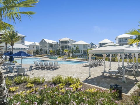 Prominence South Pool