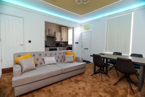 Living Room / Lounge