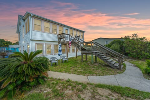 Welcome to Maggie's Oceanfront Getaway!