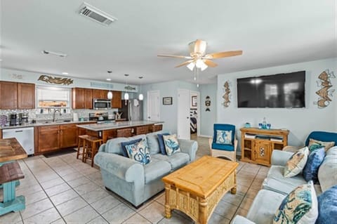 Bright, open living space with coastal charm 🌊