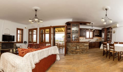 Living and dining area