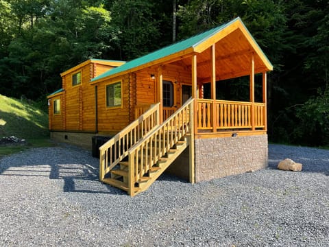 Exterior - Exterior view of Dogwood Cabin