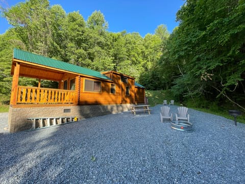 Outdoor Area - Outdoor picnic and fire pit area