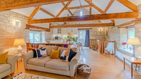 Open-plan living-dining-kitchen, Stable Cottage, Bolthole Retreats