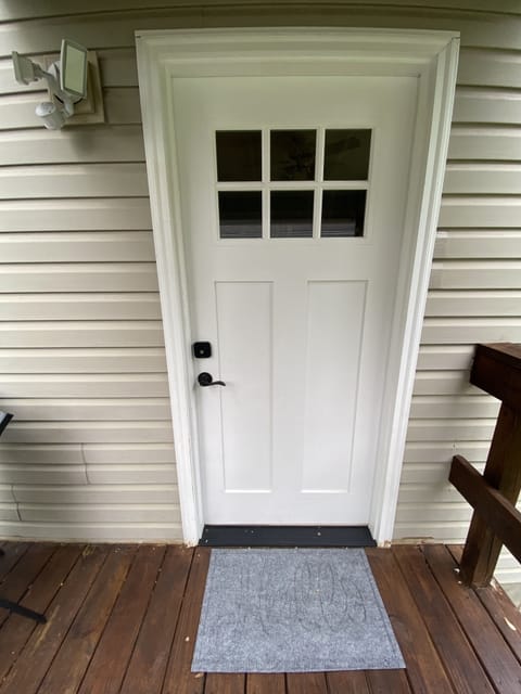 Private entry equipped with smart lock for contactless entry