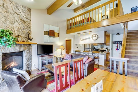 Living Room & Dining Area