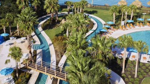 The massive Jolly Mon Waterpark is just 8 minutes from this home!