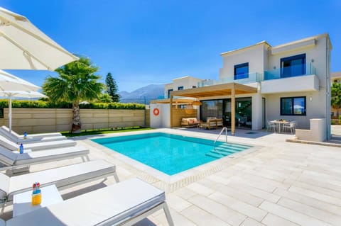 Villa Mariba White image