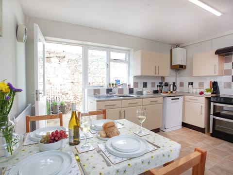 Kitchen/diner | Jubilee Cottage, Dawlish