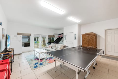 Game Room with Ping Pong, TV and Pop A Shot