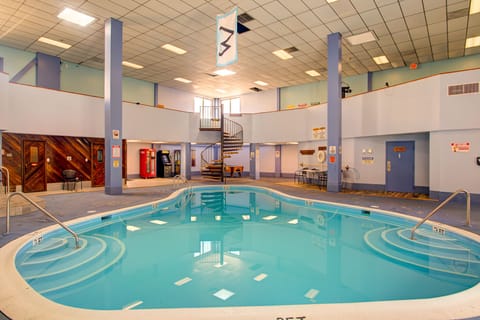 Resort amenities await you to enjoy!  All seasons building is open from 10am-11pm daily!